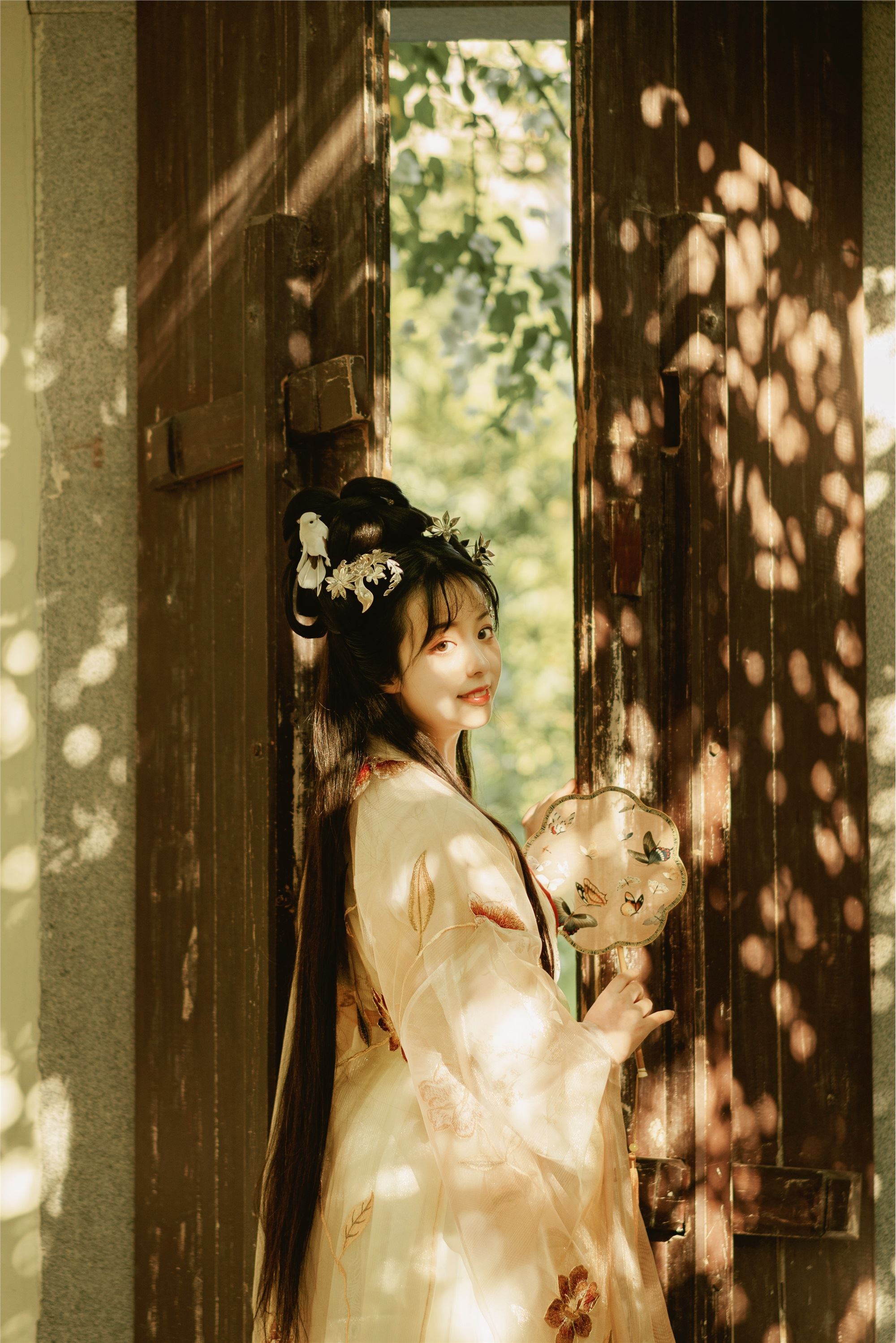 YITUYU艺图语 2021.09.06 思美人 霏霏